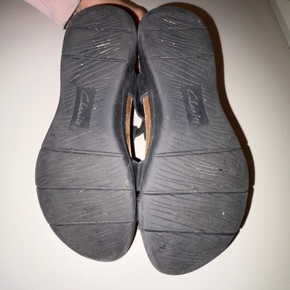 Clarks Black Sandals with shimmer size 8 GUC *Comfortable* adjustable straps - Picture 12 of 12